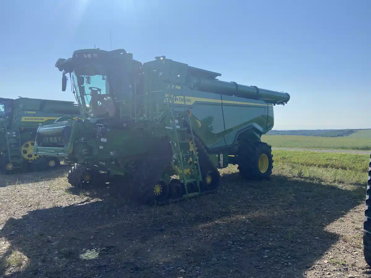 Gallery image 1 for Used 2023 John Deere X9 1100 Combine