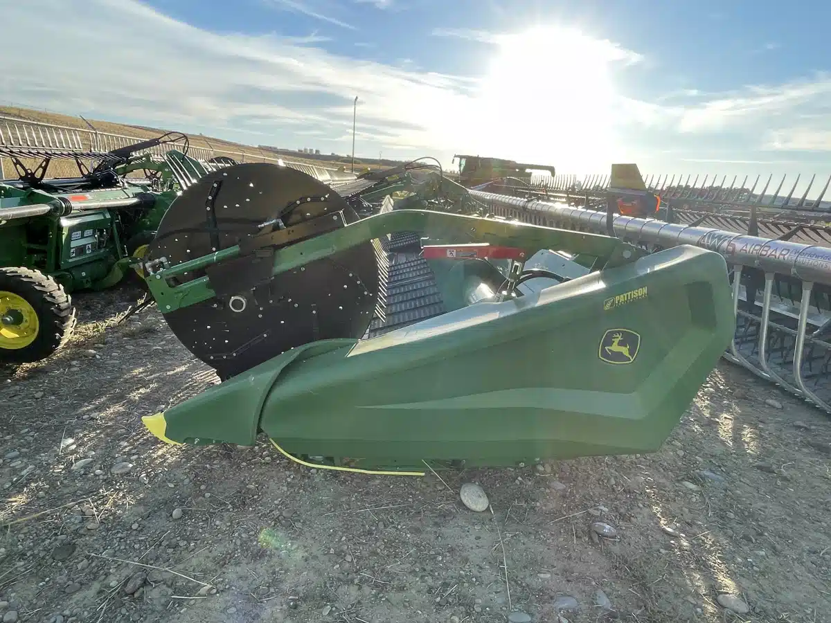 Gallery image 1 for Used 2022 John Deere HD40F Header - Flex Draper