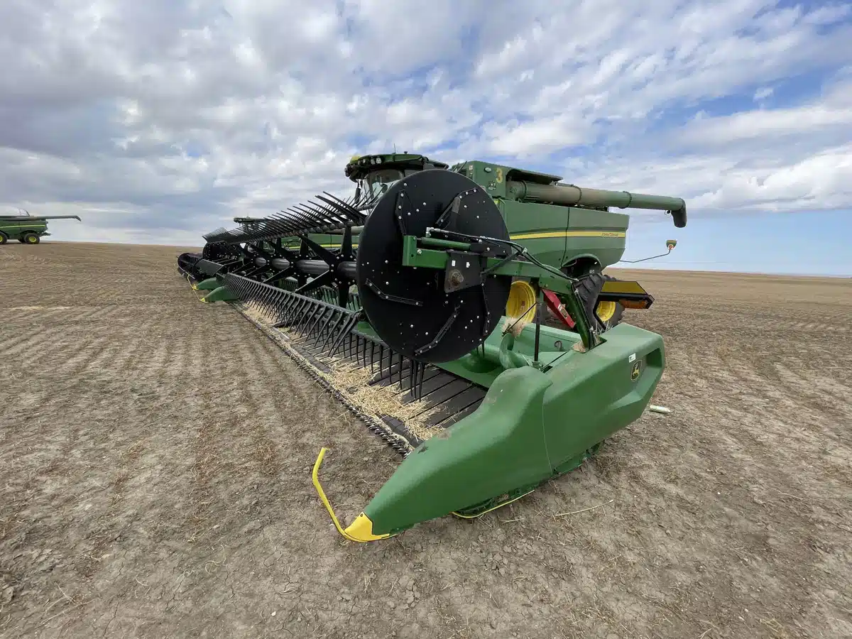 Gallery image 1 for Used 2021 John Deere RD40F Header - Flex Draper