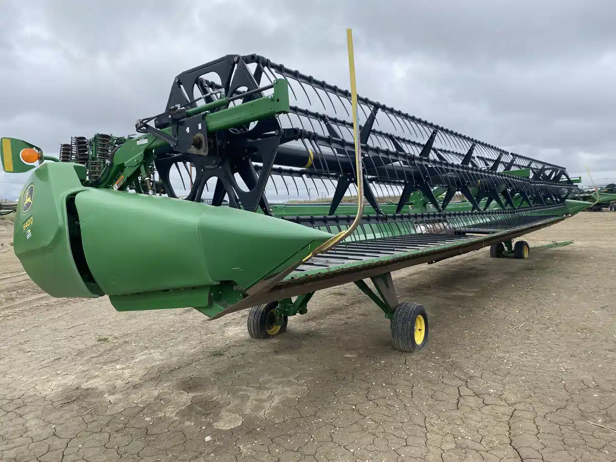 Gallery image 1 for Used 2012 John Deere 640FD Header - Draper