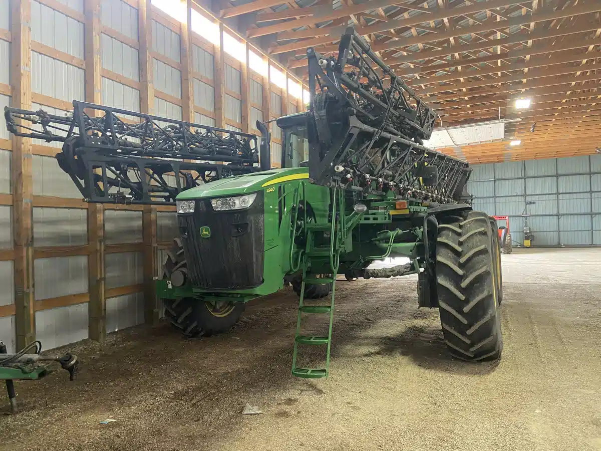 Gallery image 2 for Used 2012 John Deere 4940 Sprayer - Self Propelled