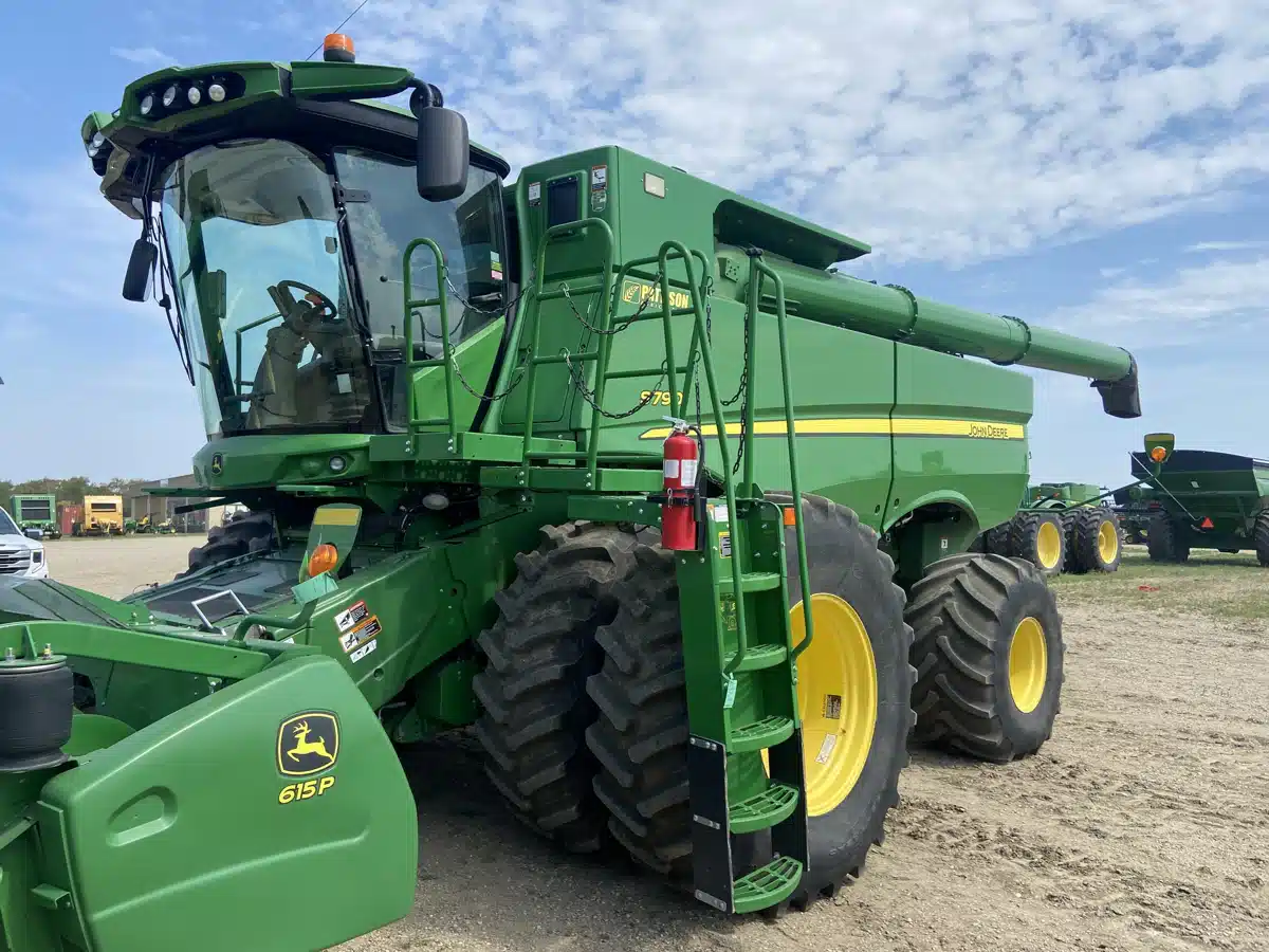 Gallery image 1 for Used 2018 John Deere S790 Combine