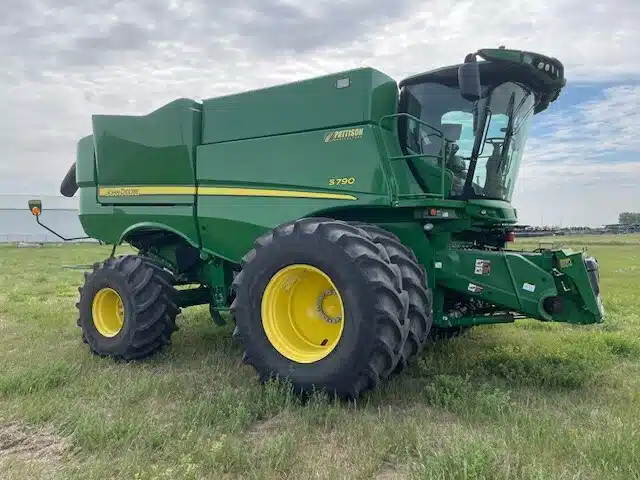 Gallery image 1 for Used 2021 John Deere S790 Combine