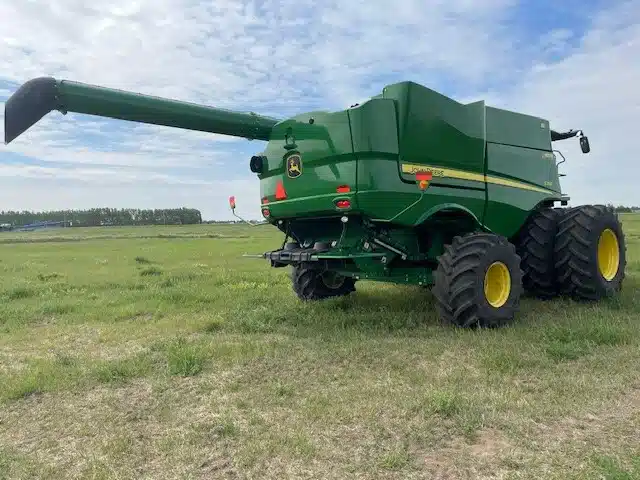 Gallery image 2 for Used 2021 John Deere S790 Combine