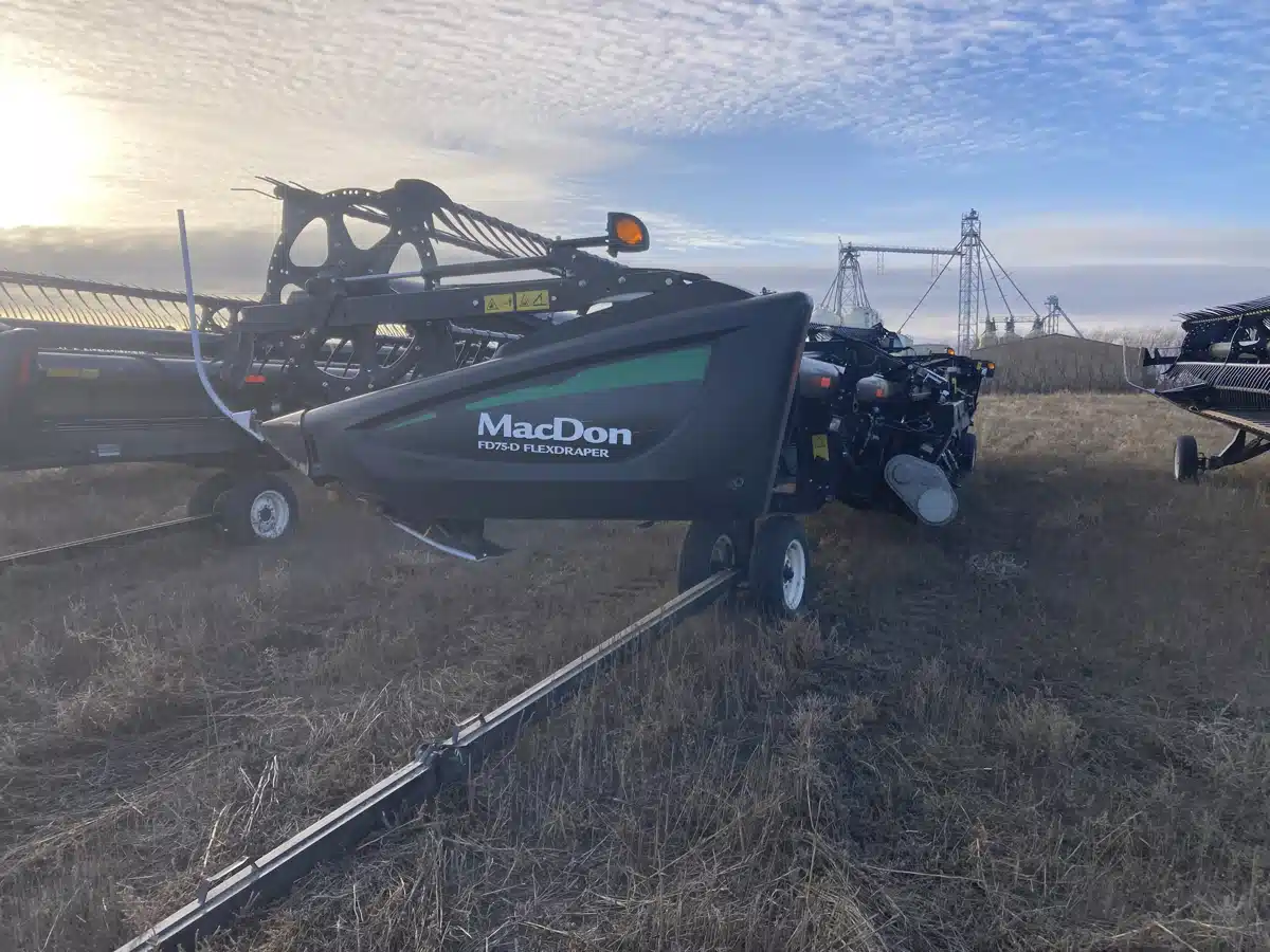 Gallery image 1 for Used 2017 MacDon FD75 Header - Flex Draper