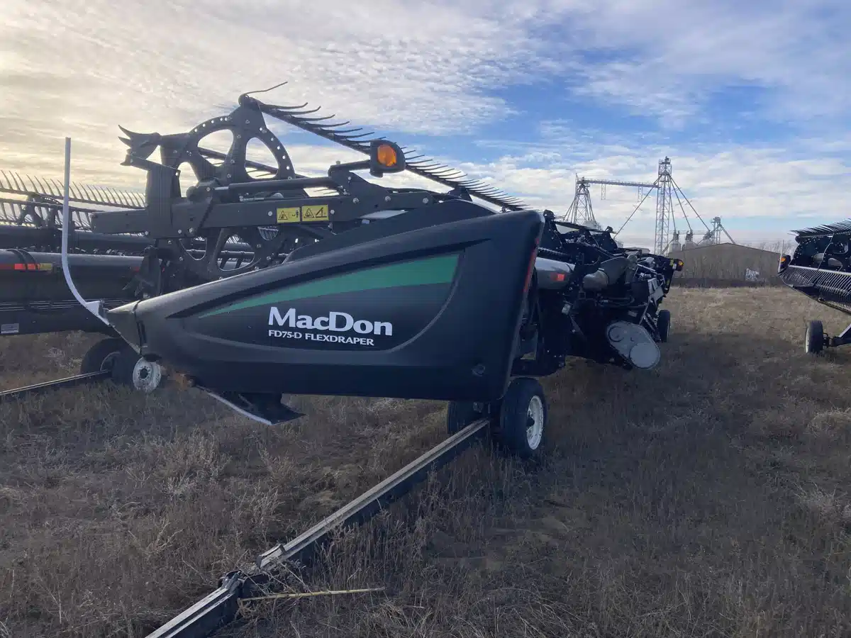 Gallery image 1 for Used 2017 MacDon FD75 Header - Flex Draper