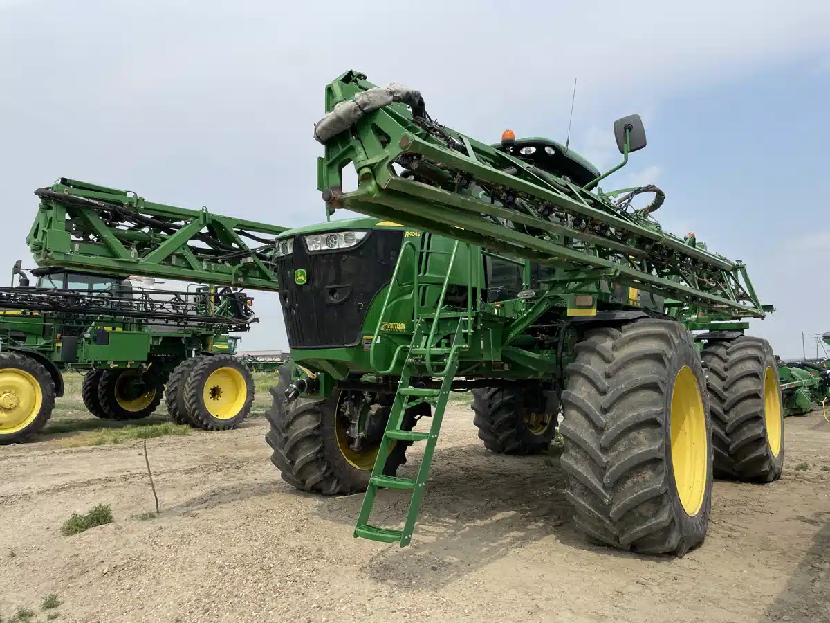 Gallery image 1 for Used 2017 John Deere R4045 Sprayer - Self Propelled