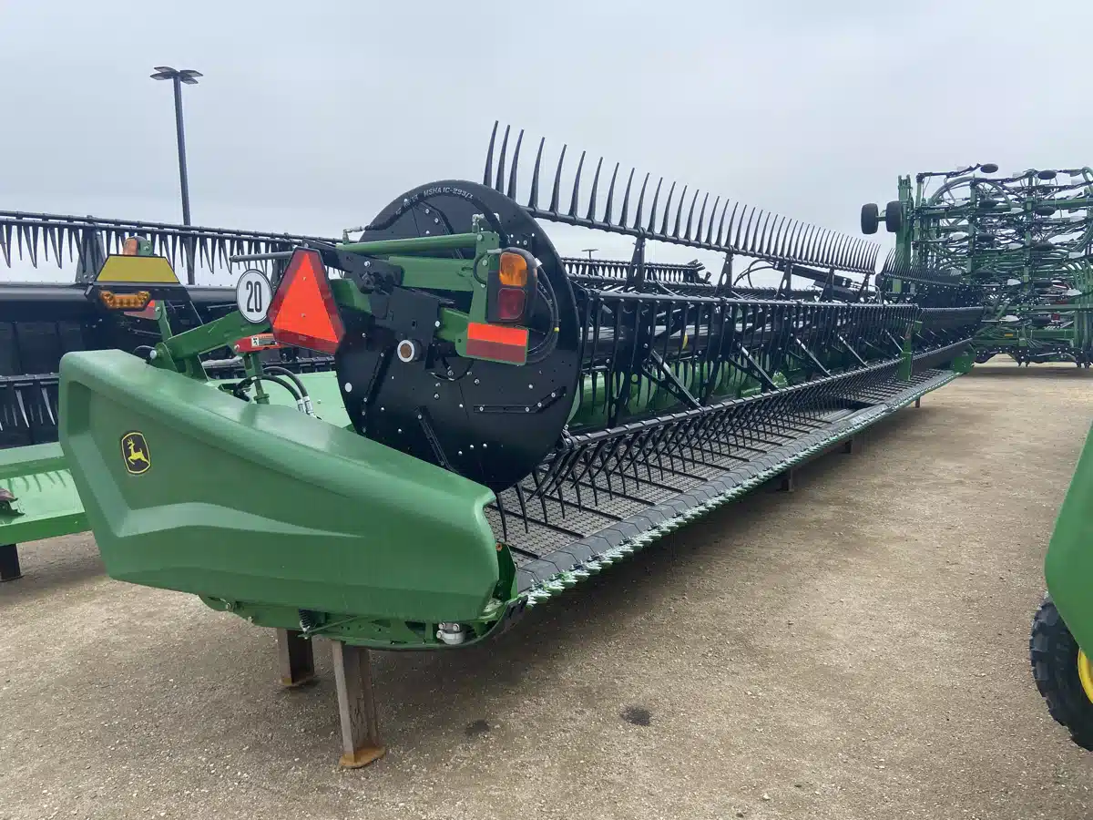 Gallery image 2 for Used 2023 John Deere HD45F Header - Flex Draper