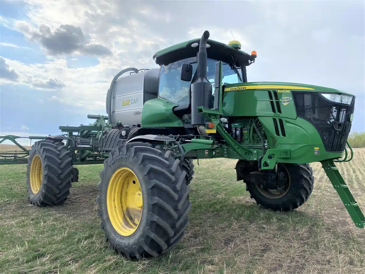 Gallery image 1 for Used 2018 John Deere R4038 Sprayer - Self Propelled