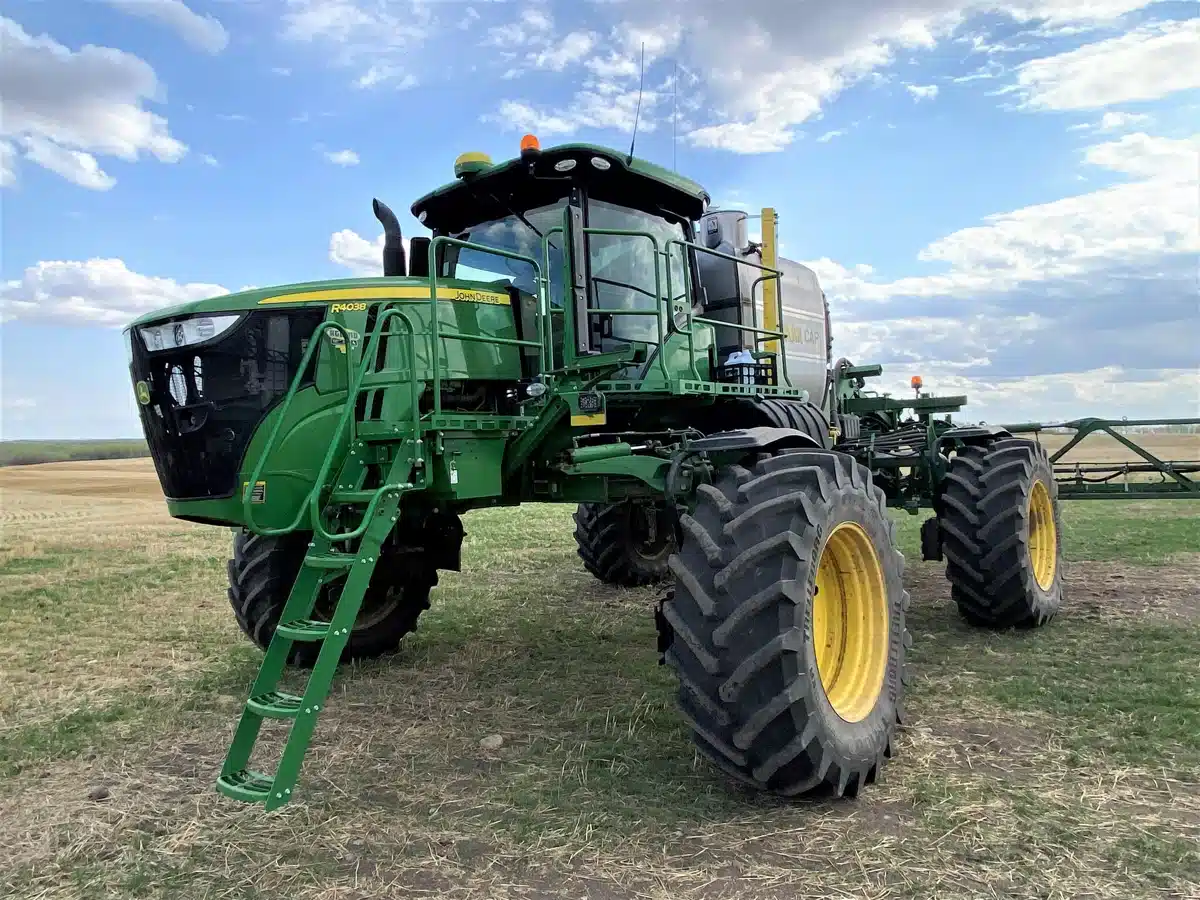 Gallery image 2 for Used 2018 John Deere R4038 Sprayer - Self Propelled