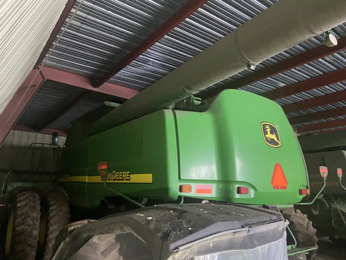 Gallery image 2 for Used 2007 John Deere 9860 STS Combine
