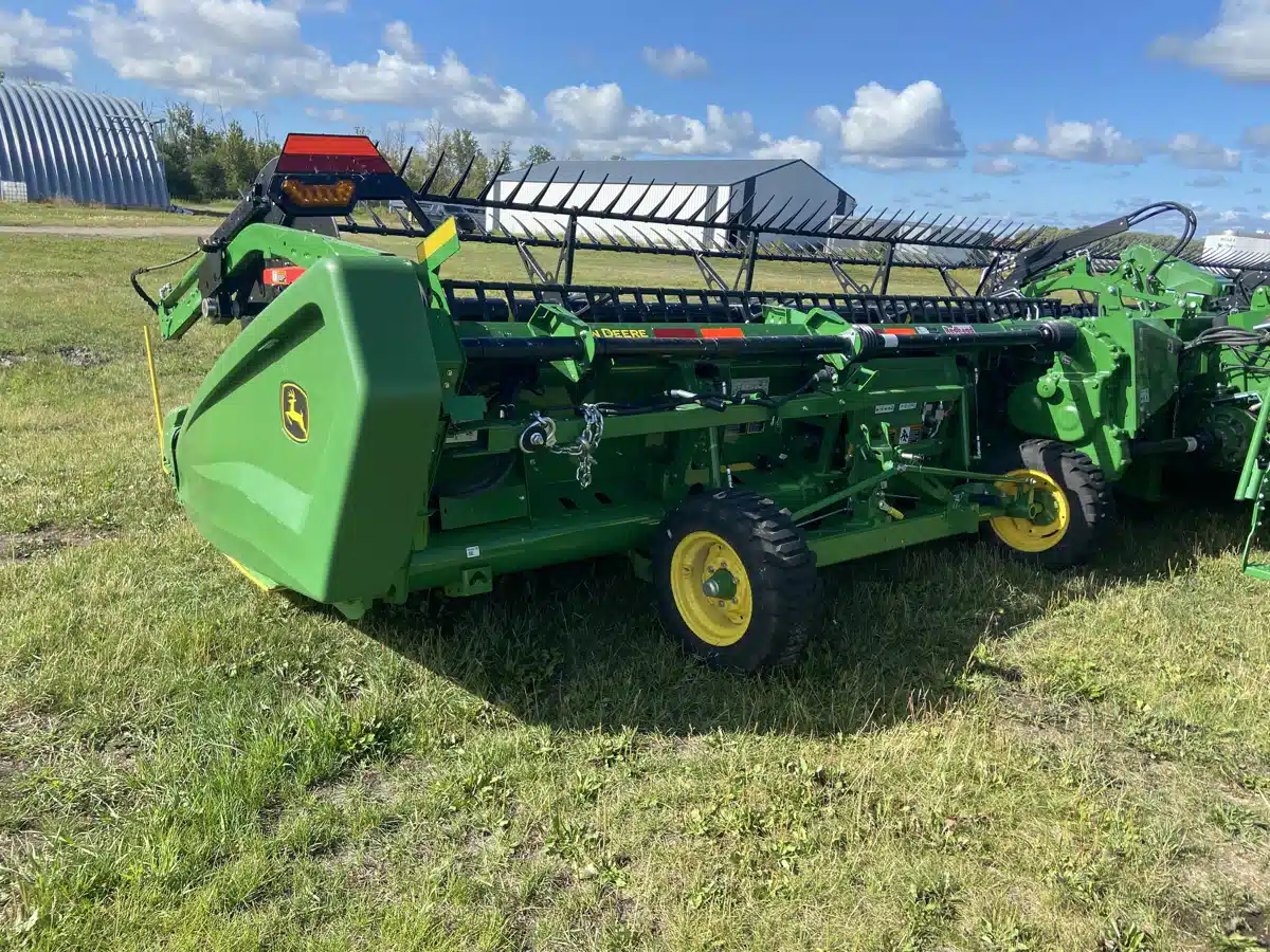 Gallery image 2 for Used 2022 John Deere HD40R Header Combine