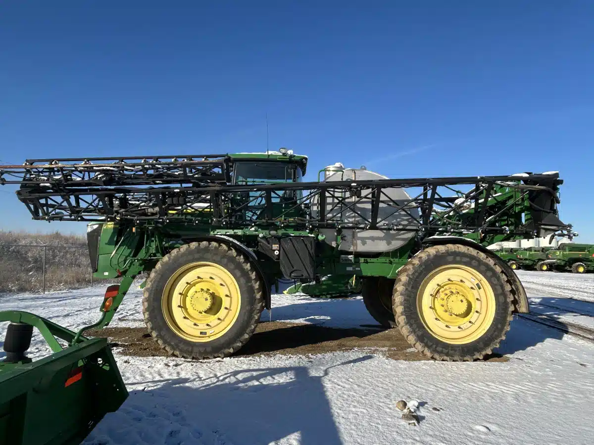 Gallery image 2 for Used 2013 John Deere 4940 Sprayer - Self Propelled