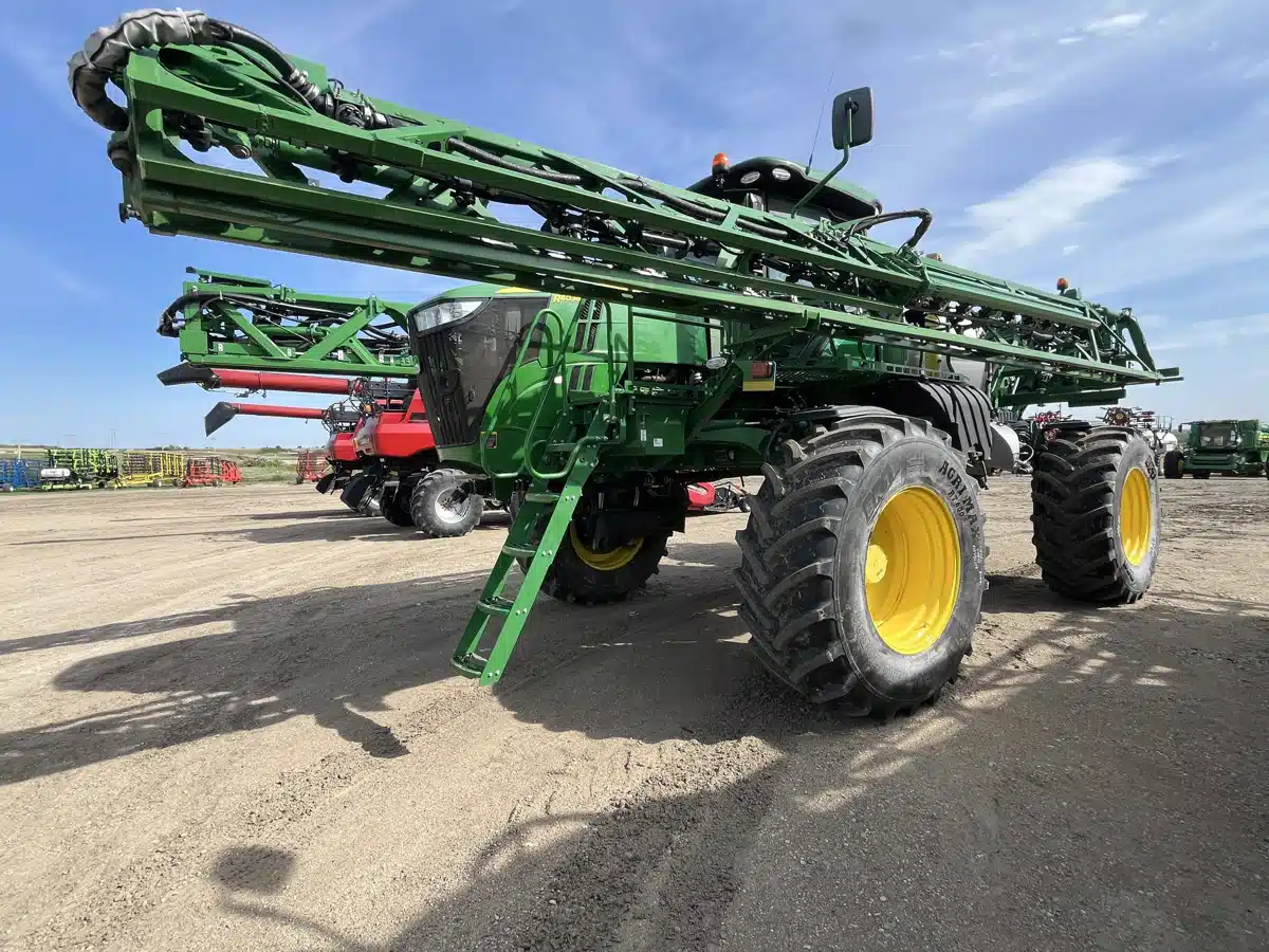 Gallery image 1 for Used 2018 John Deere R4038 Sprayer - Self Propelled