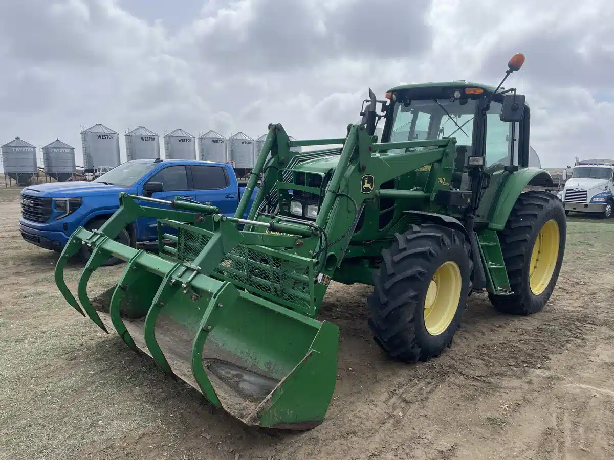Gallery image 1 for Used 2008 John Deere 7330 Tractor
