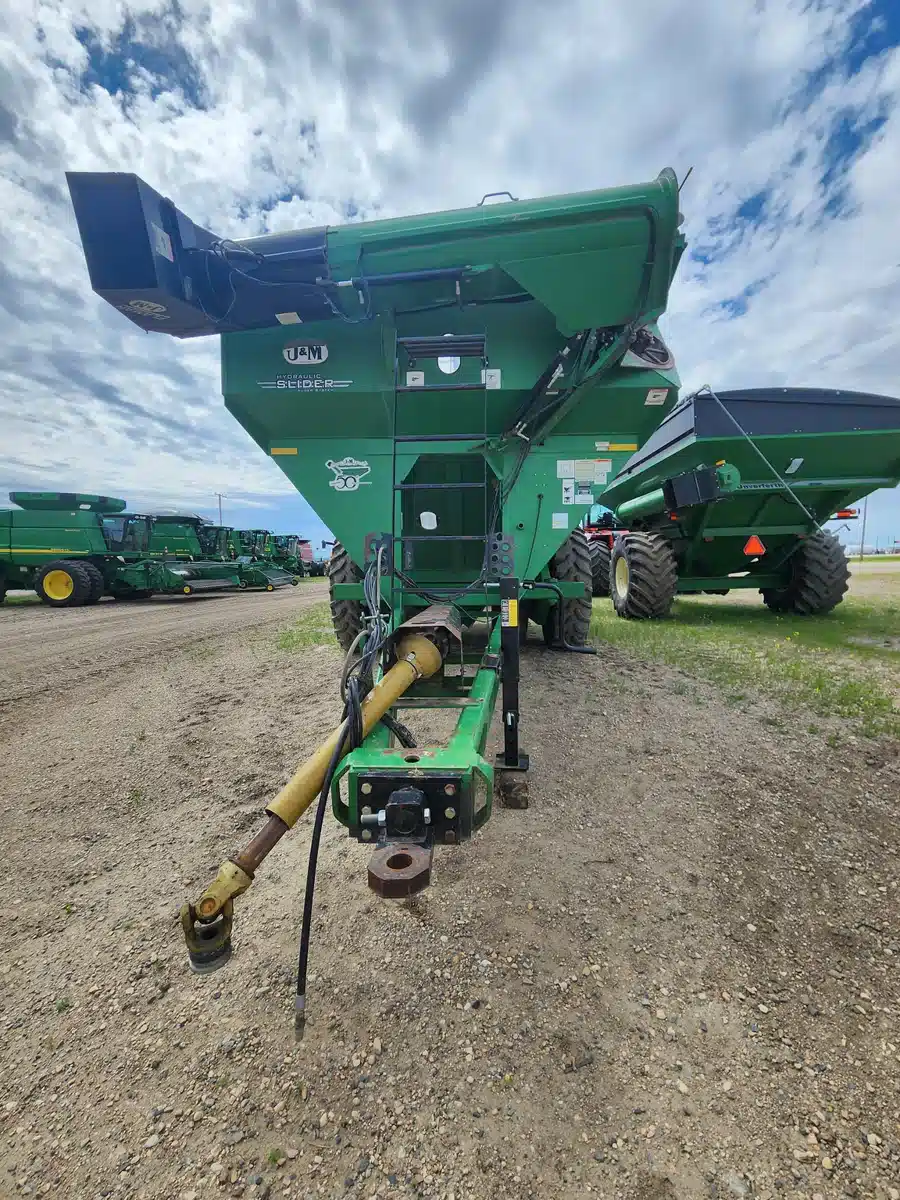 Gallery image 2 for Used 2010 J&M 1325 Grain Cart