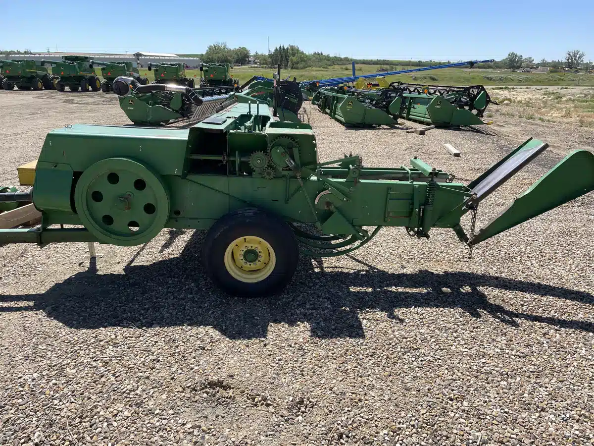 Gallery image 2 for Used 1997 John Deere 348 Square Baler - Small