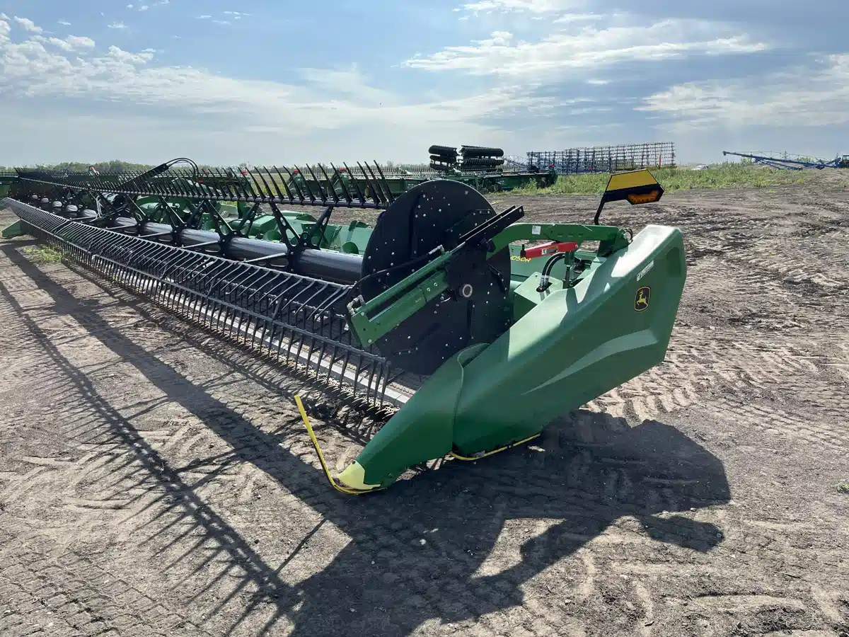 Gallery image 2 for Used 2023 John Deere HD50R Header - Draper