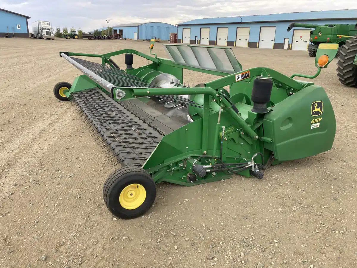 Gallery image 2 for Used 2015 John Deere 615P Header - Draper