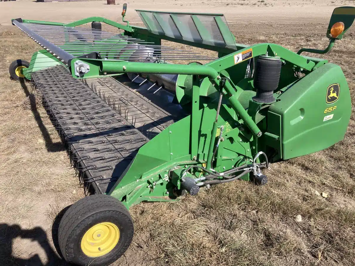 Gallery image 2 for Used 2015 John Deere 615P Header - Draper