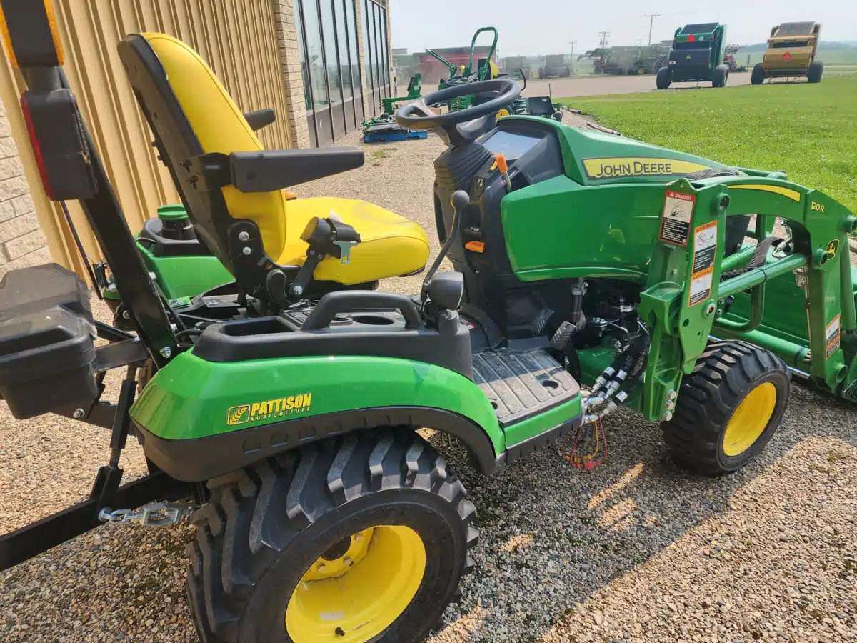 Gallery image 1 for Used 2022 John Deere 1025R Tractor