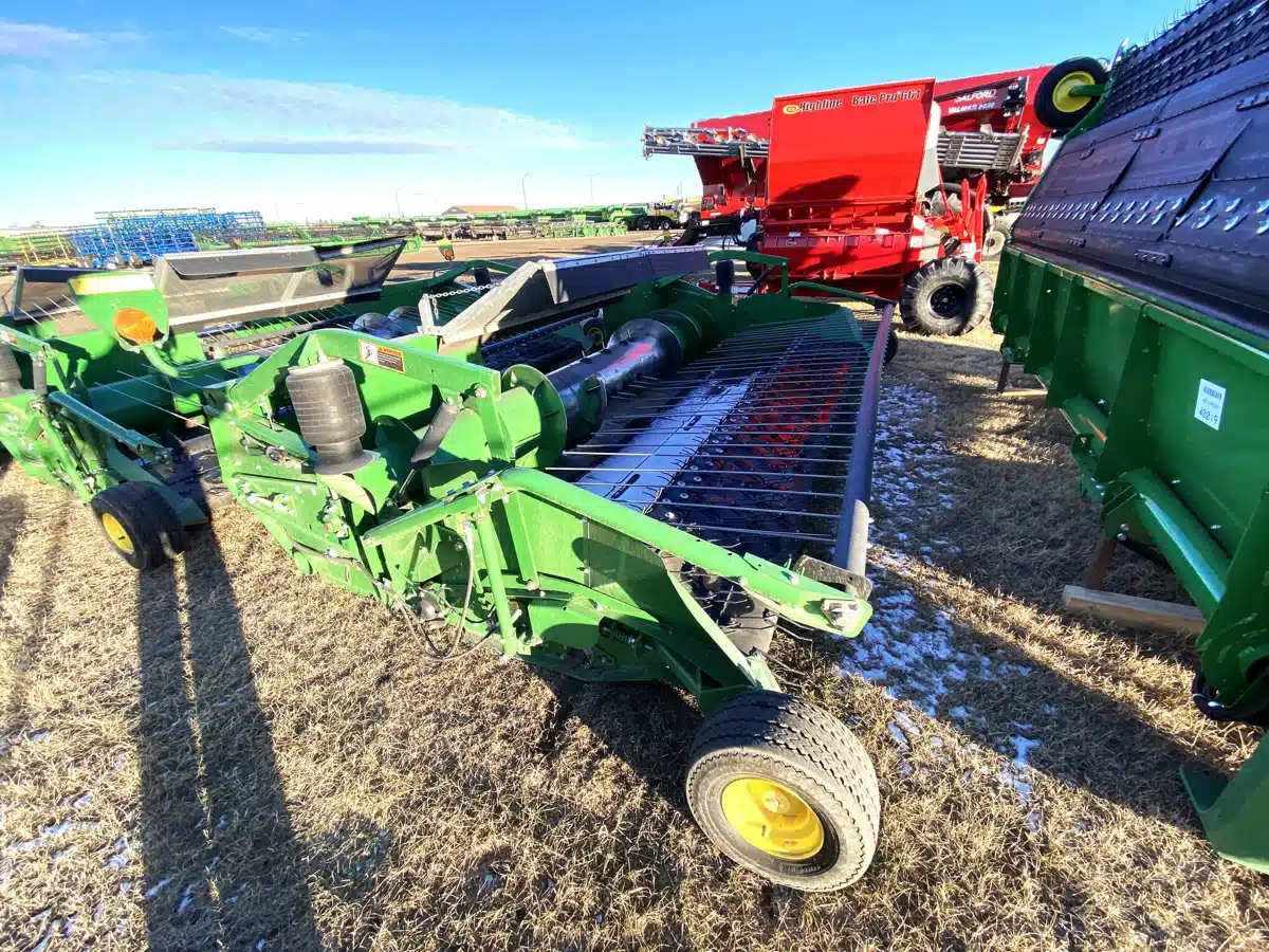 Gallery image 2 for Used 2014 John Deere 615P Header - Draper