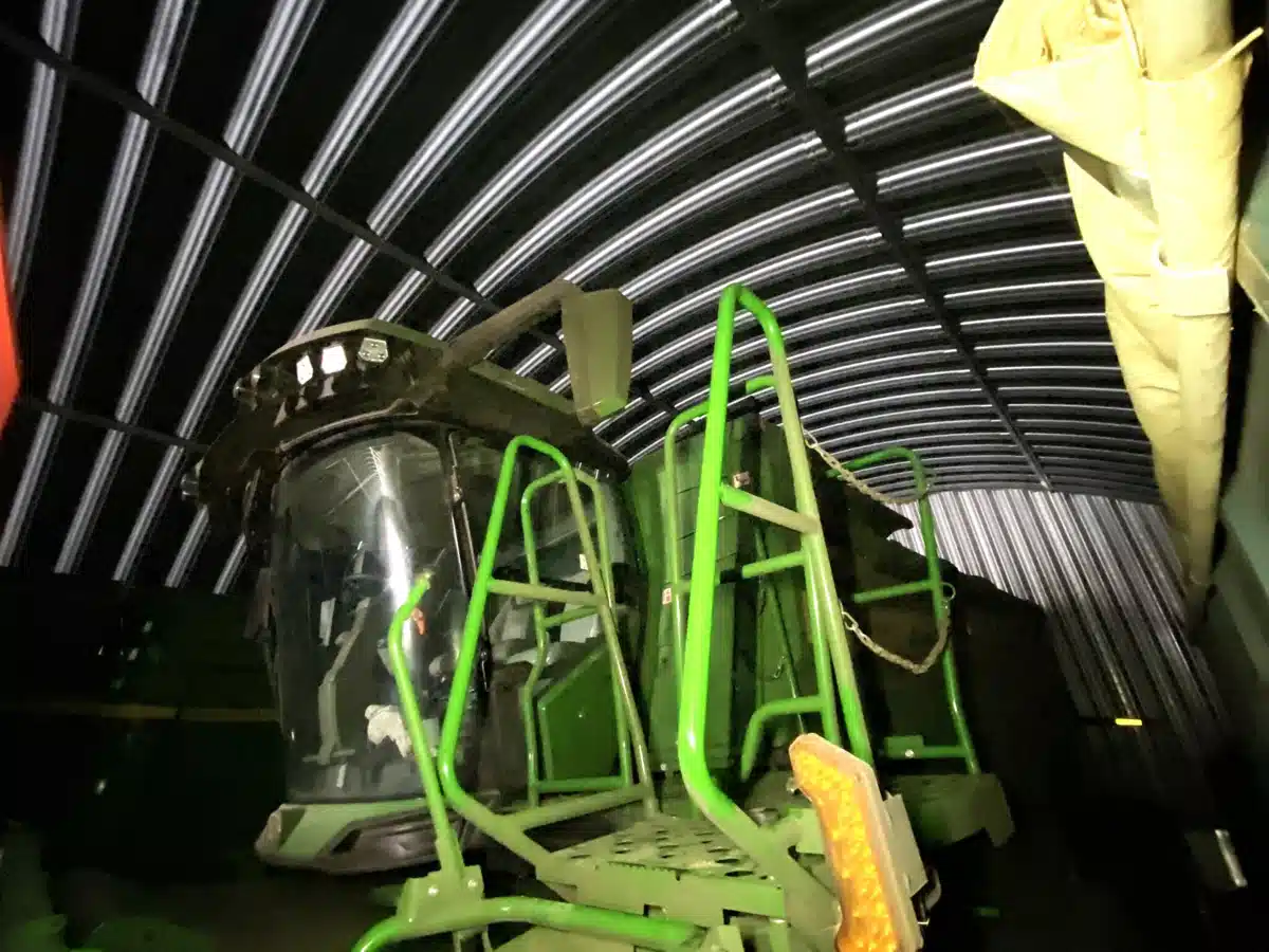 Gallery image 2 for 2023 John Deere X9 1100 Combine