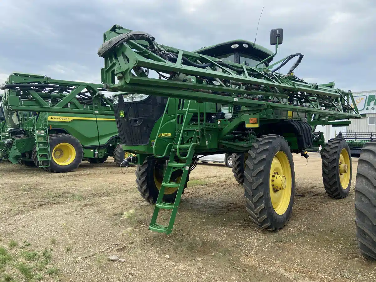 Gallery image 1 for Used 2015 John Deere R4038 Sprayer - Self Propelled