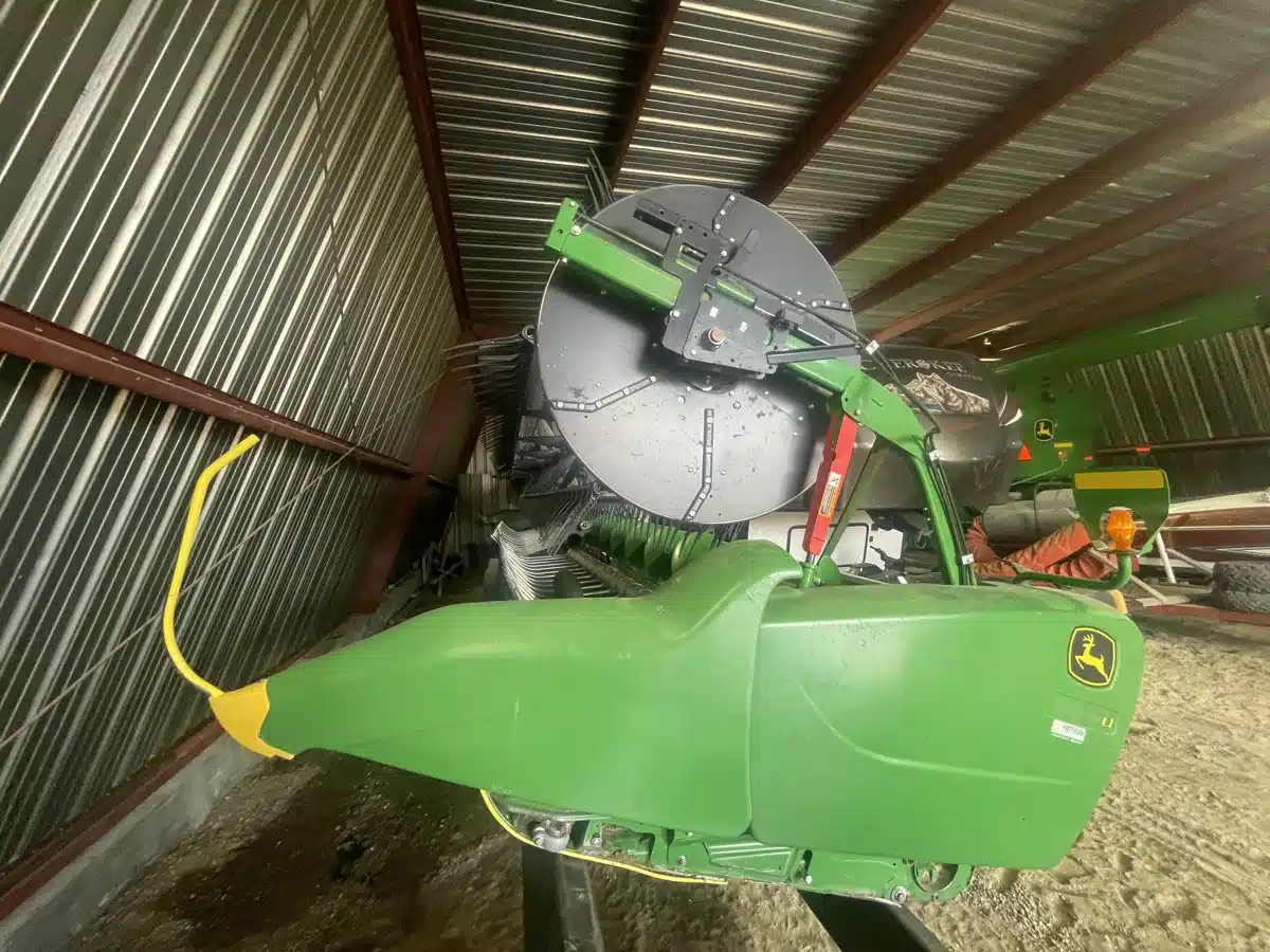 Gallery image 2 for Used 2017 John Deere 640FD Header - Flex Draper