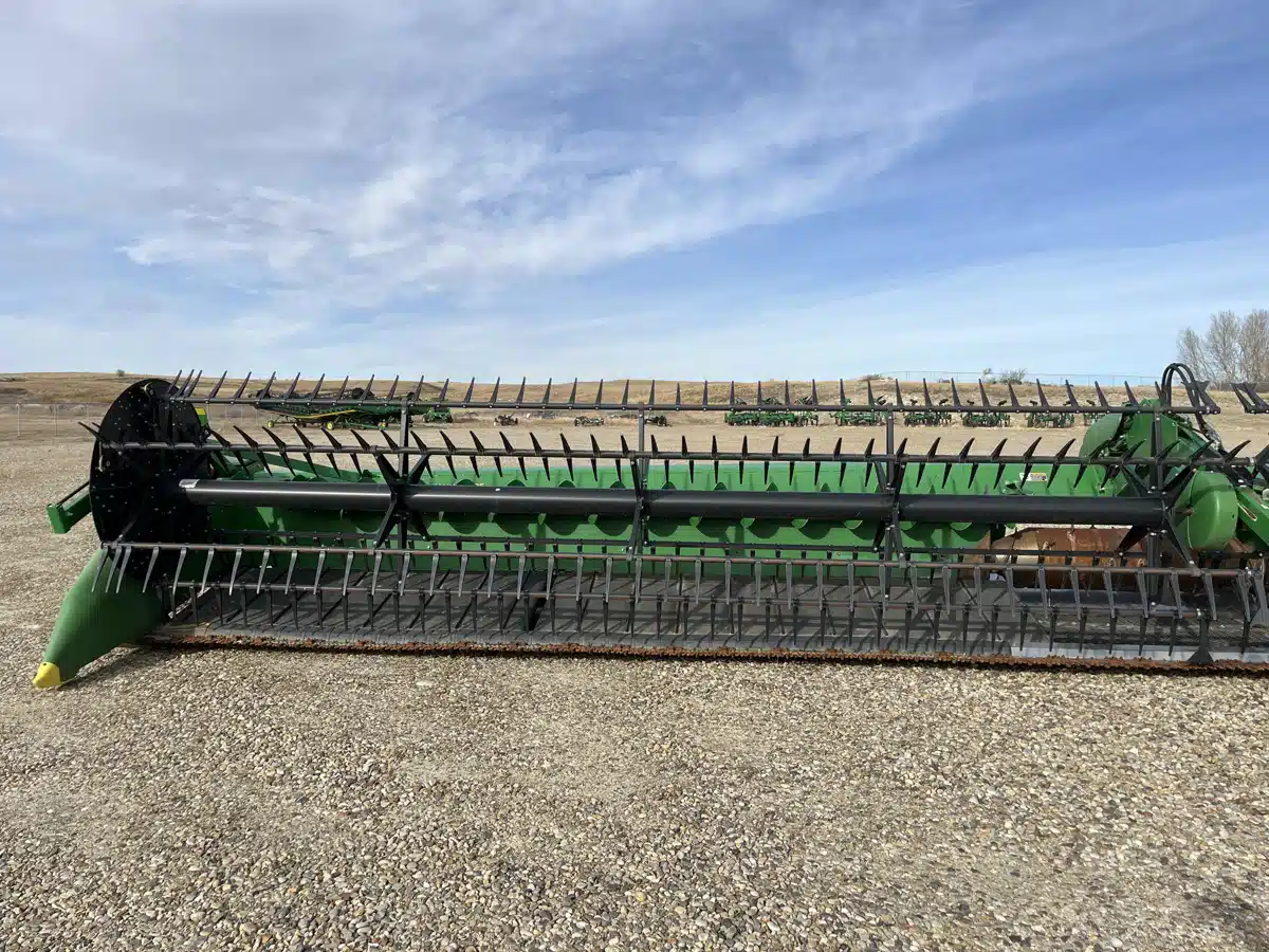 Gallery image 2 for Used 2018 John Deere 640FD Header - Draper
