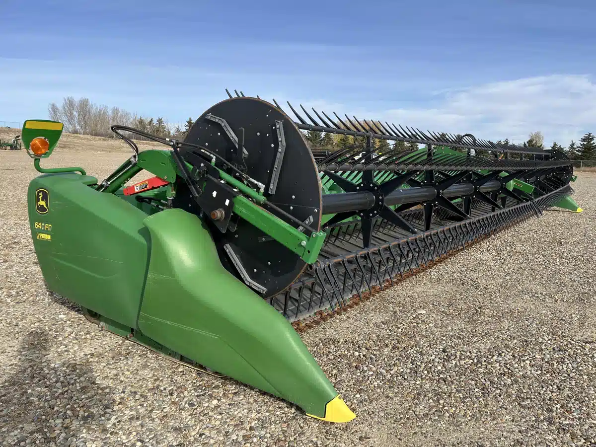 Gallery image 1 for Used 2018 John Deere 640FD Header - Draper