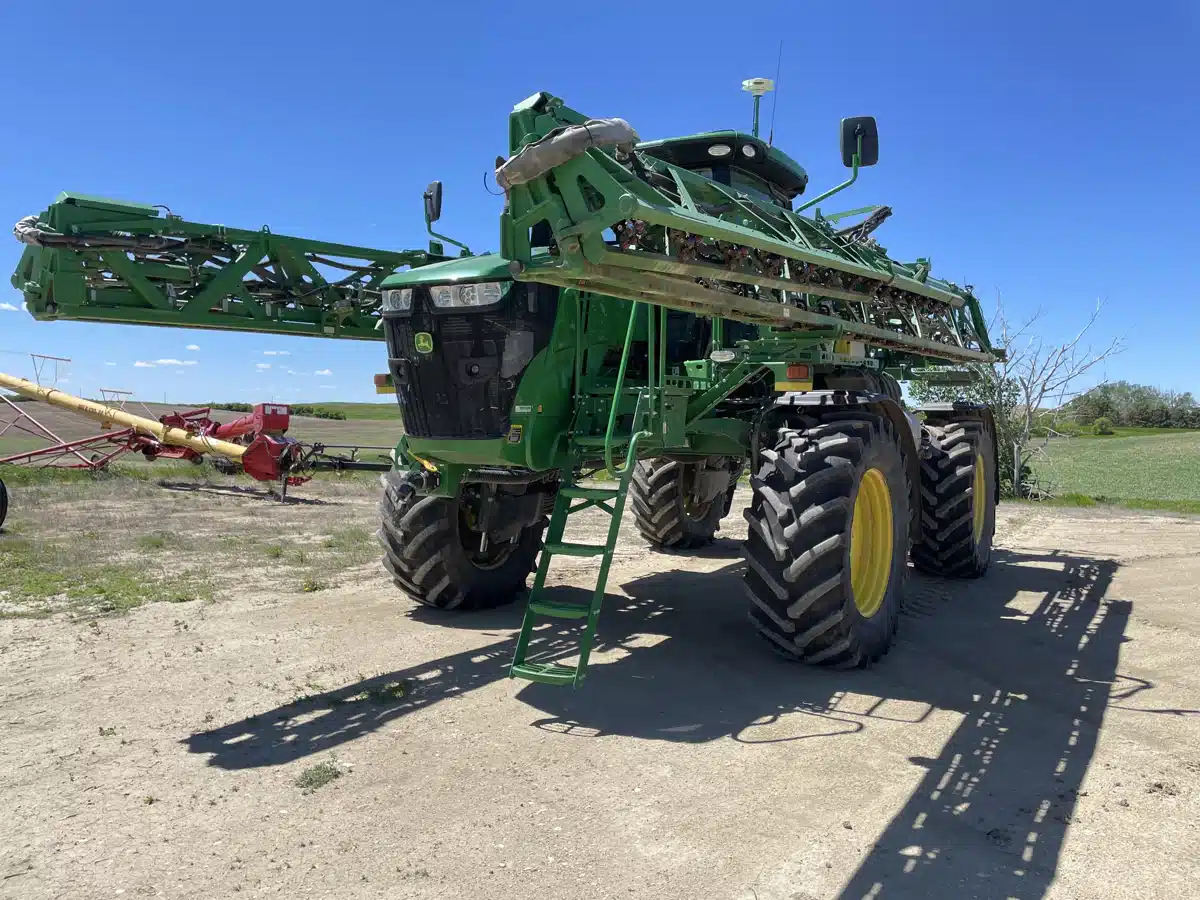 Gallery image 2 for Used 2019 John Deere R4038 Sprayer - Self Propelled