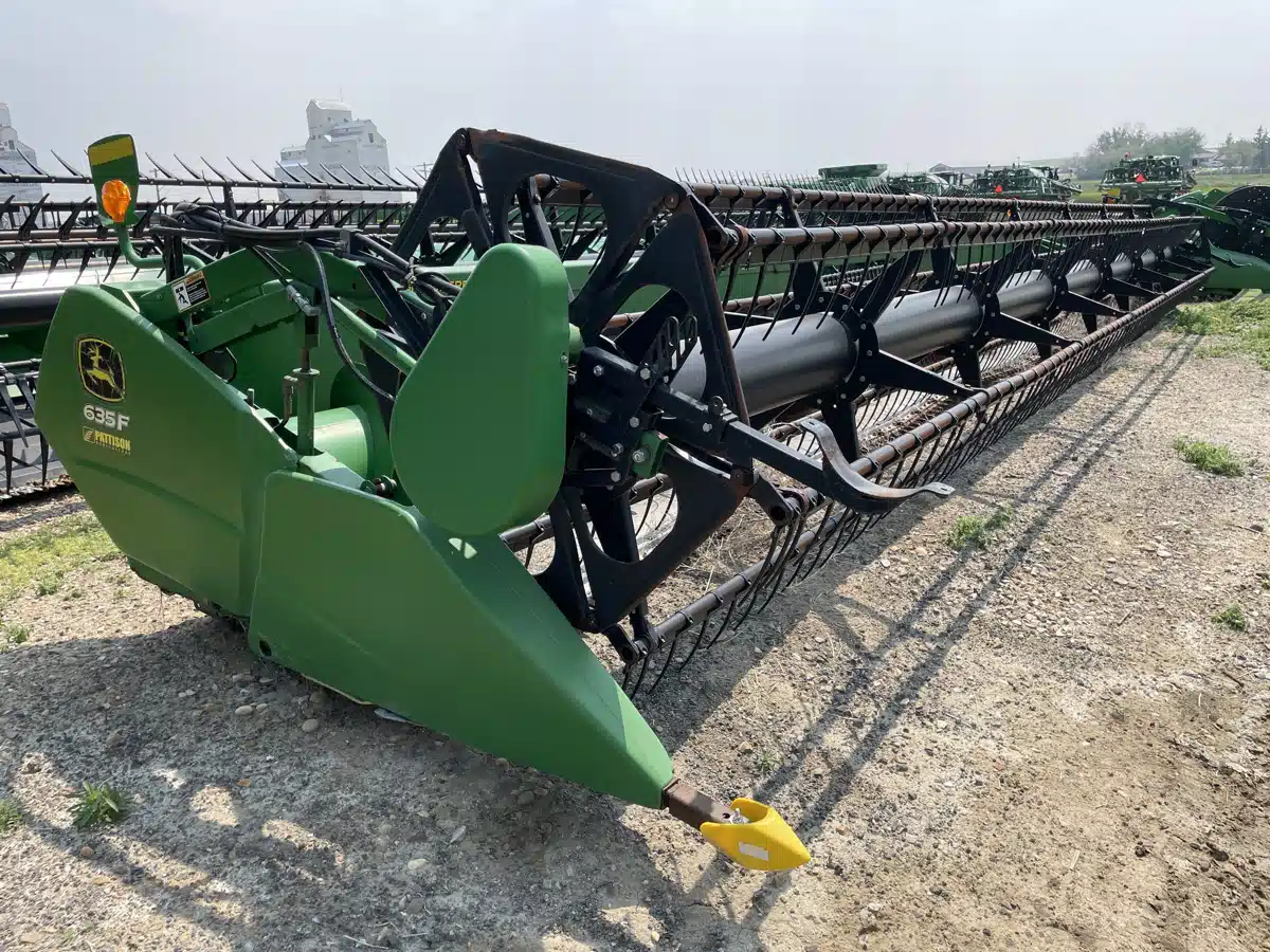 Gallery image 2 for Used 2009 John Deere 635F Header - Flex
