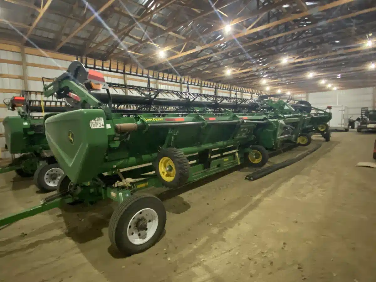 Gallery image 1 for Used 2022 John Deere HD50R Header - Draper