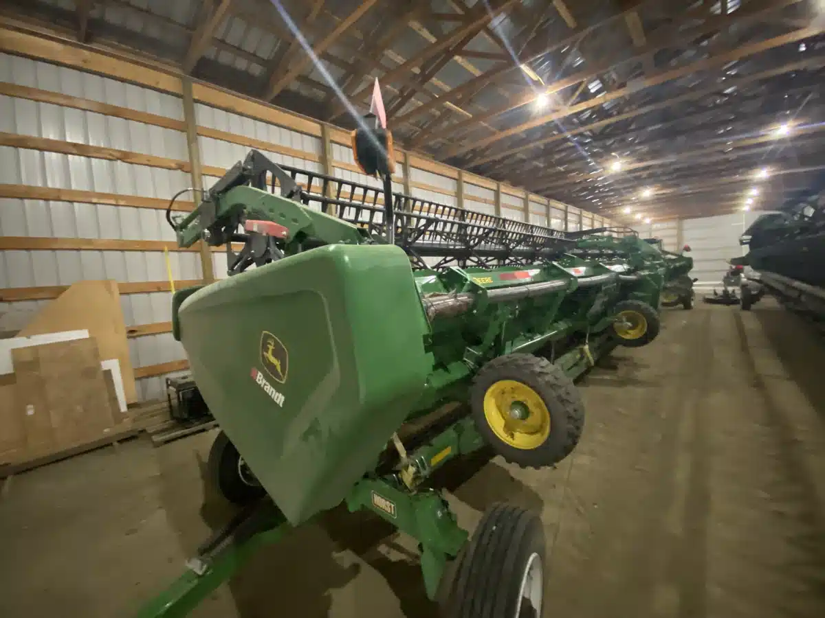 Gallery image 1 for Used 2022 John Deere HD50R Header - Draper