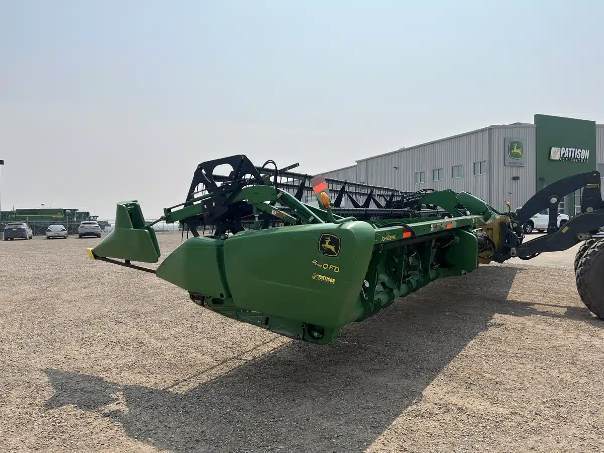 Gallery image 2 for Used 2014 John Deere 640FD Header - Draper