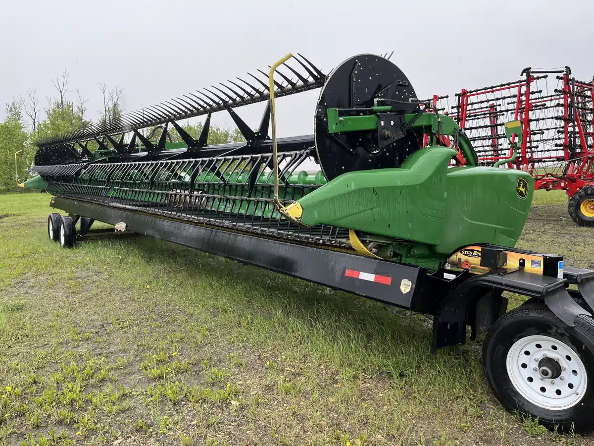 Gallery image 1 for Used 2018 John Deere 640FD Header - Draper