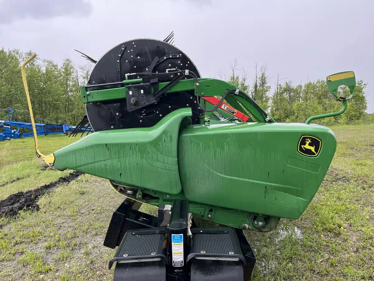 Gallery image 2 for Used 2018 John Deere 640FD Header - Draper