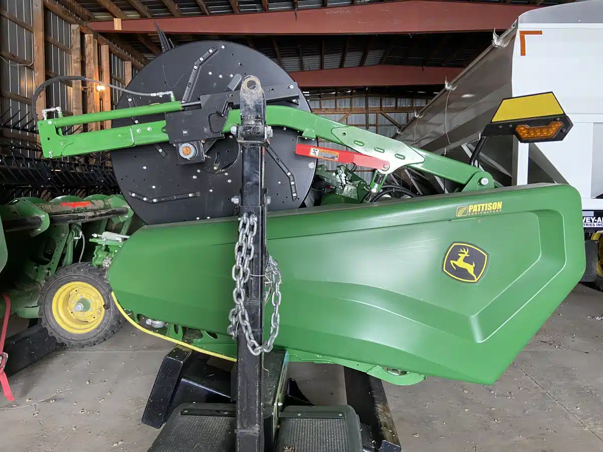 Gallery image 2 for Used 2022 John Deere HD50R Header - Draper