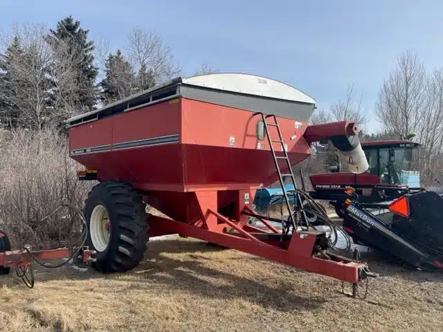 Gallery image 1 for Used 2004 Unverferth 6500 Grain Cart