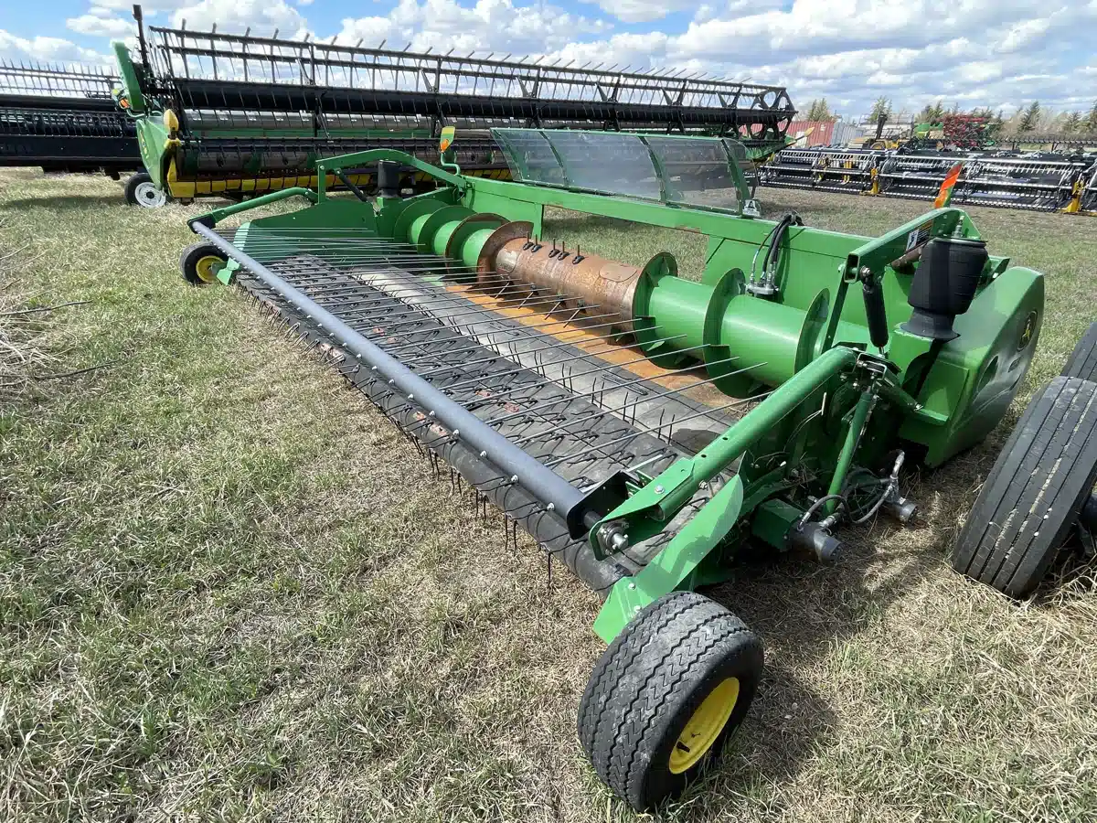 Gallery image 1 for Used 2013 John Deere 615P Header - Pickup