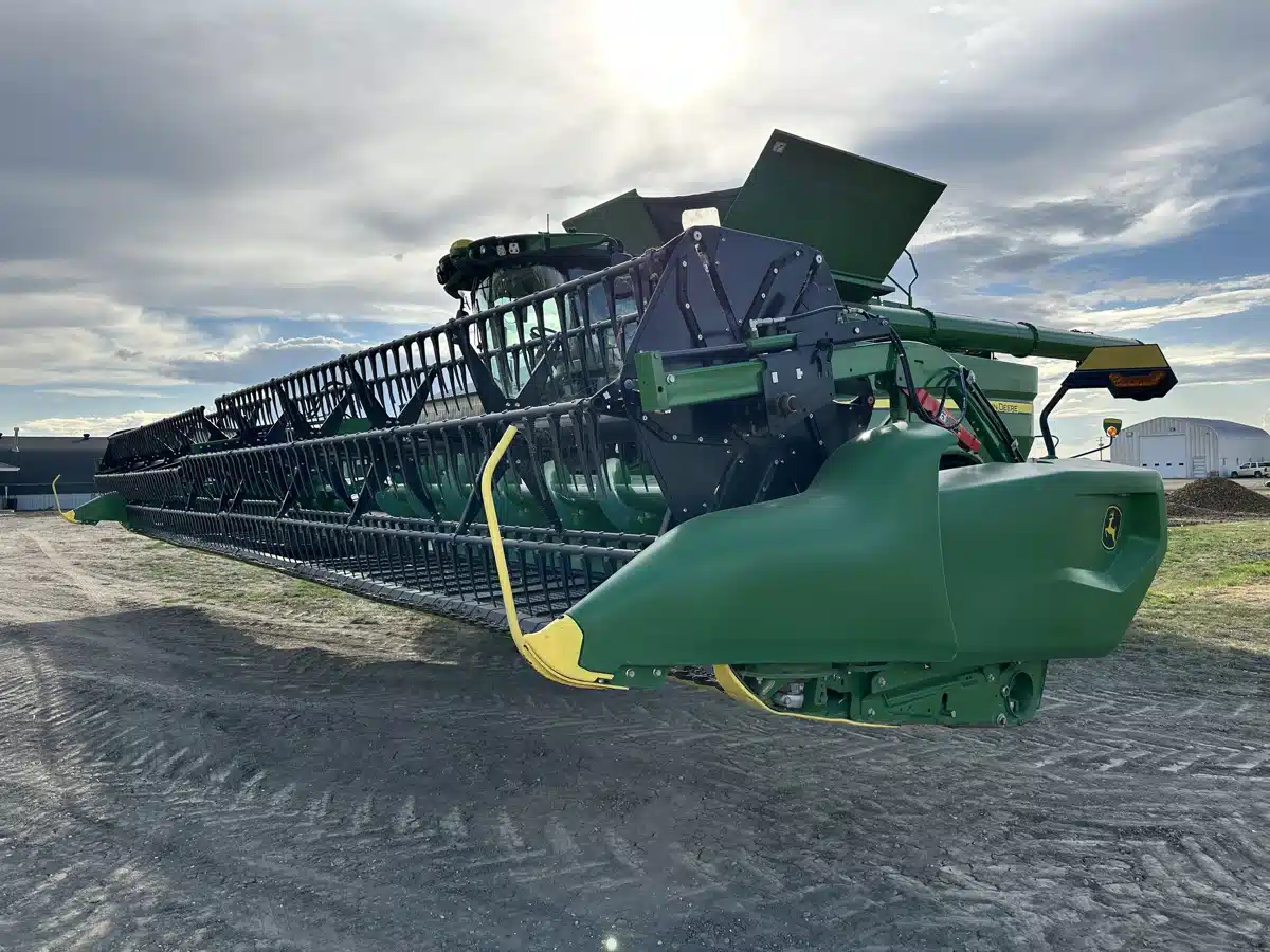 Gallery image 1 for Used 2023 John Deere RD40F Header - Flex