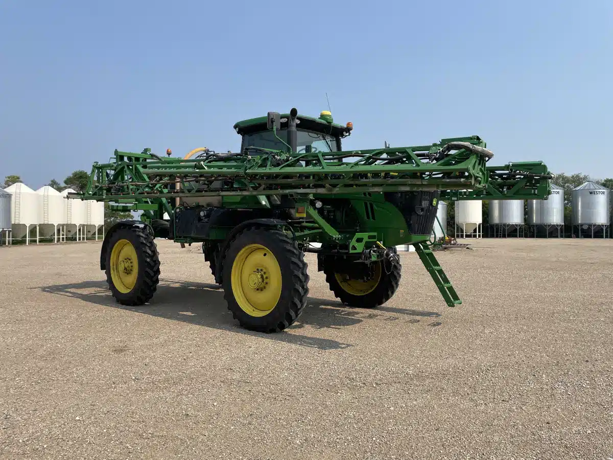 Gallery image 2 for Used 2015 John Deere R4038 Sprayer - Self Propelled