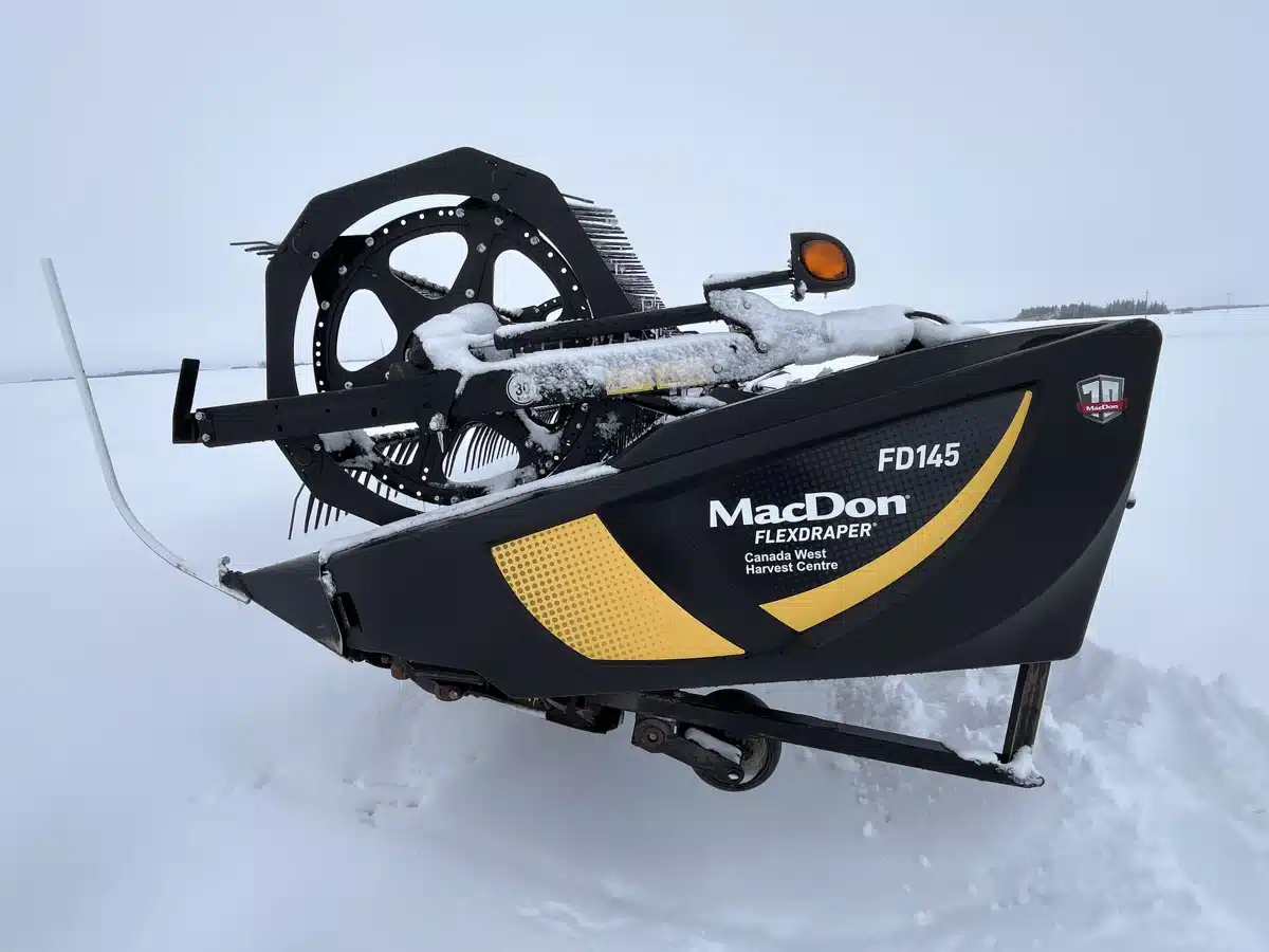 Photo de la Galerie 2 pour Usagé 2019 MacDon Industries Ltd. FD145 Nez - Toile/Tapis