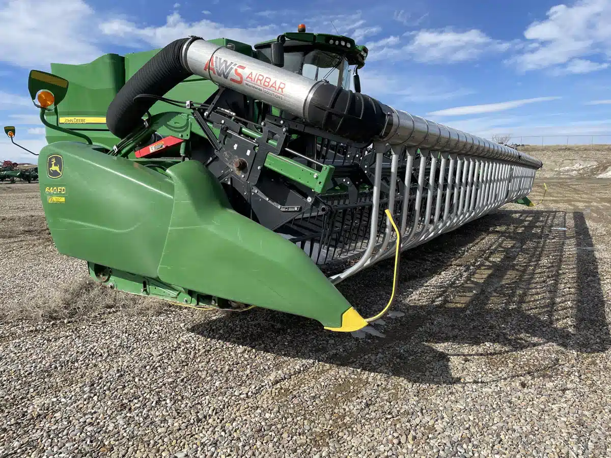 Gallery image 2 for Used 2018 John Deere 640FD Header - Draper