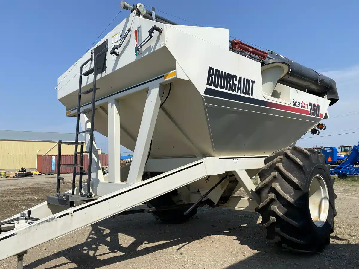 Gallery image 1 for Used 2002 Bourgault 750 Grain Cart