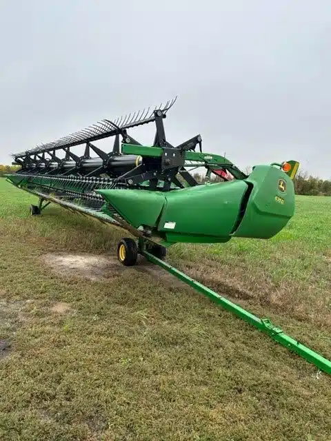 Gallery image 1 for Used 2015 John Deere 635D Header - Draper