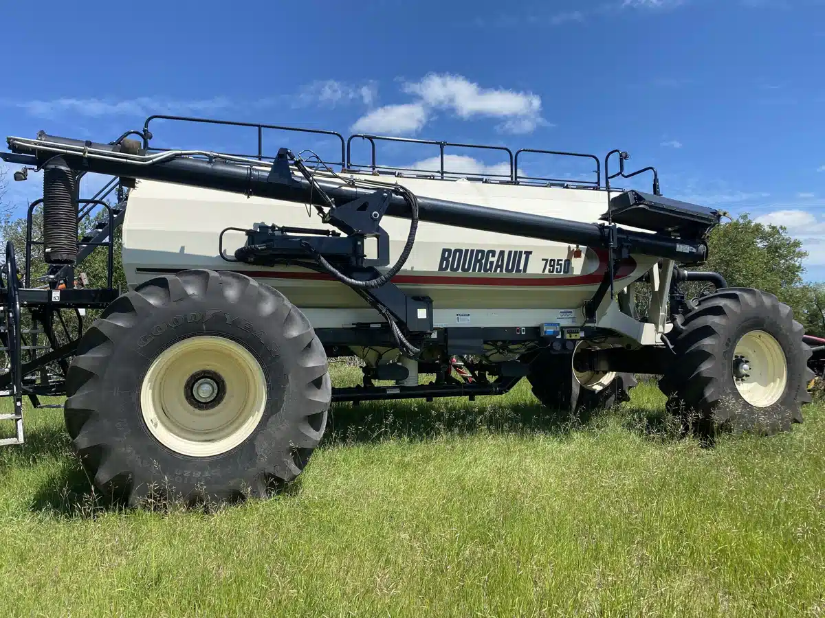 Gallery image 2 for Used 2014 Bourgault 7950 Air Cart