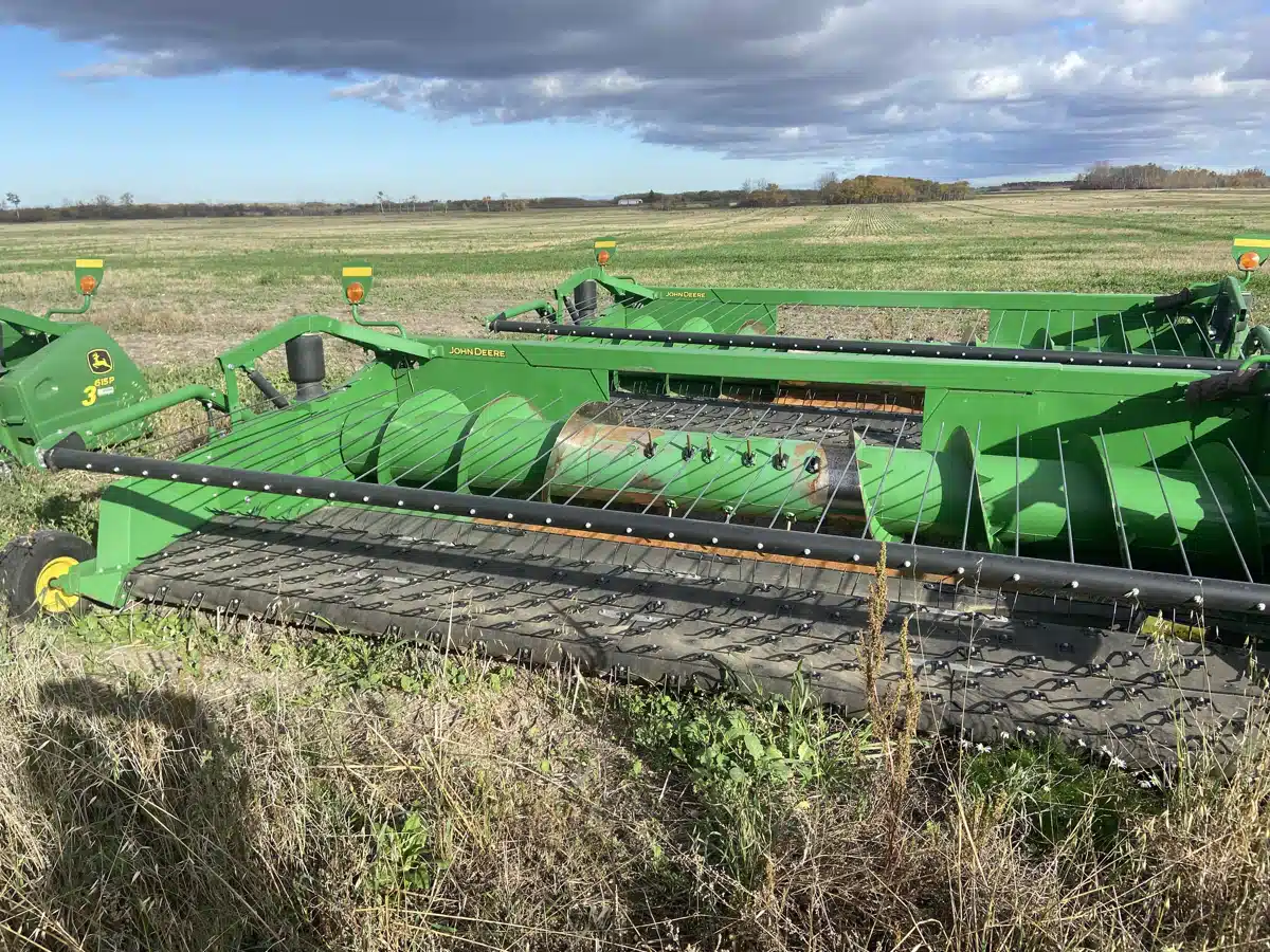 Gallery image 2 for Used 2019 John Deere 615P Header - Draper