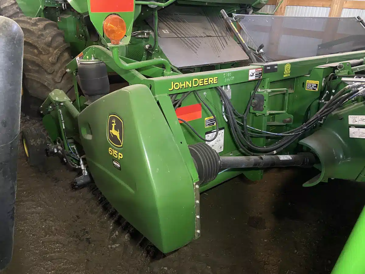 Gallery image 1 for Used 2019 John Deere 615P Header - Draper